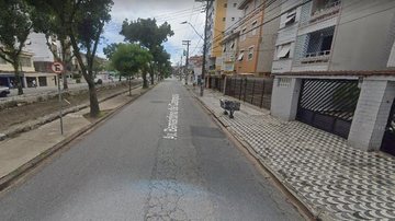 Trecho entre as ruas Evaristo da Veiga e Carlos Gomes ficará interditado por aproximadamente um mês Obras da Sabesp interditam trecho do Canal 2 a partir desta segunda (6), em Santos Trecho da avenida Bernardino de Campos, Canal 2, em Santos - Google Street View