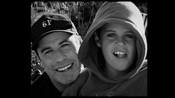 John Travolta e seu filho Jett John Travolta homenageia filho morto quando ele faria 30 anos - Imagem: Reprodução / John Travolta@Instagram