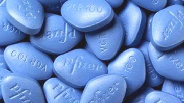Medicamento da farmacêutica Pfizer e indicado para o tratamento da disfunção erétil Dá-lhe azulzinho: Forças Armadas vão comprar 35 mil comprimidos de Viagra Comprimidos de Viagra - Reprodução/Pfizer