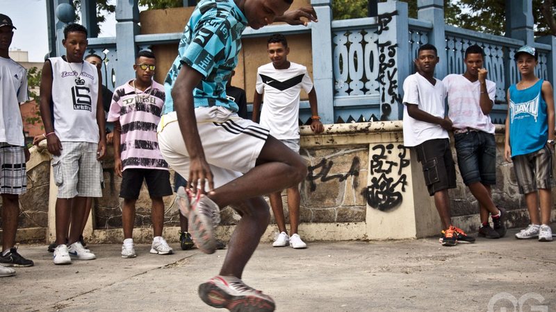 Dançarino de funk Dia oficial do Funk pode ser realidade em Santos; entenda Homem negro dançando funk - Imagem ilustrativa: Reprodução / QG