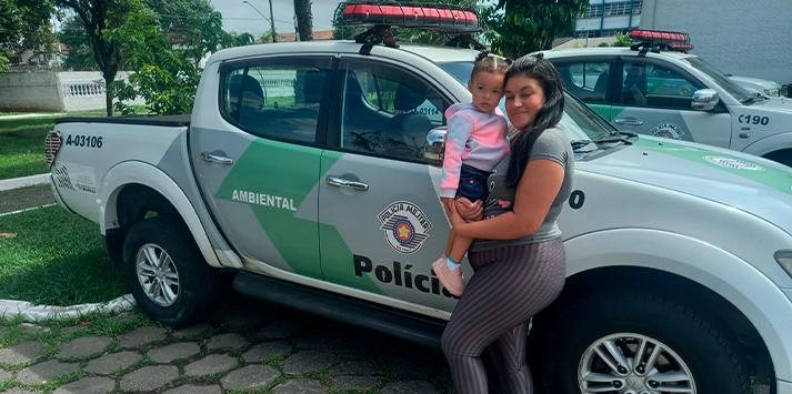 PM ambiental age rápido salva criança a beira da morte em Guarujá Salvamento em Guarujá - Divulgação PM Ambiental