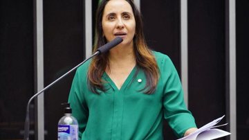 Imagem Entrevista com Adriana Ventura