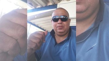 Morador tinha 48 anos e faleceu devido a problemas de saúde não divulgados Paulo Adriano Claro Homem com óculos escuro e camiseta pólo azul - Reprodução