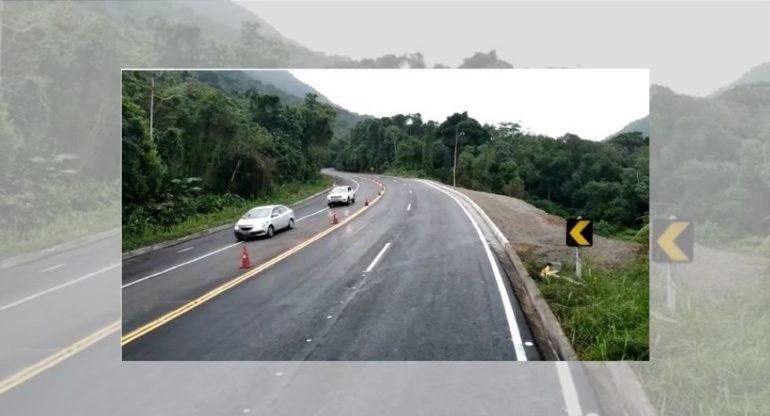Trecho da rodovia sofreu danos após fortes chuvas no começo do mês de abril Obras no km 33 da Rio-Santos, em Ubatuba, são finalizadas e pista é liberada Trecho da rodovia Rio-Santos após ser recuperado - Prefeitura de Ubatuba