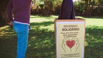 Campanha busca arrecadar agasalhos, roupas, cobertores e mantas, que sejam novos ou estejam em bom estado de conservação - Divulgação