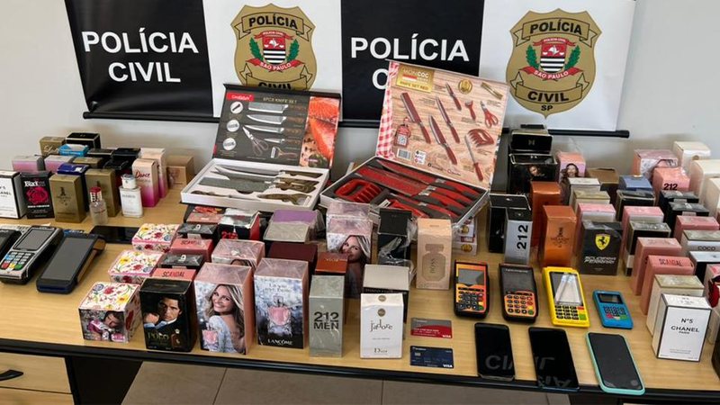 Casal golpista é preso após aplicar golpes em mais de 10 mulheres de Registro (SP) Casal de golpista - Divulgação Polícia Civil