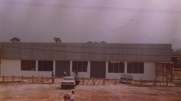 Em 1988 foi inaugurada a primeira Nova Bertioga Nova Bertioga Foto antiga da Nova Bertioga em 1988 - Divulgação