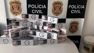 Cigarros paraguaios são apreendidos e dono de adega preso por contrabando no litoral Apreeção em São Vicente - Divulgação Polícia Civil