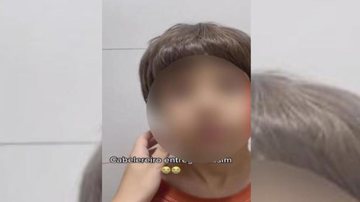 Criança ficou triste com o resultado do corte de cabelo realizado pelo estabelecimento situado em Porto Alegre Corte de cabelo indesejado Menino com corte de cabelo em tigela - cabelo castanho - Reprodução
