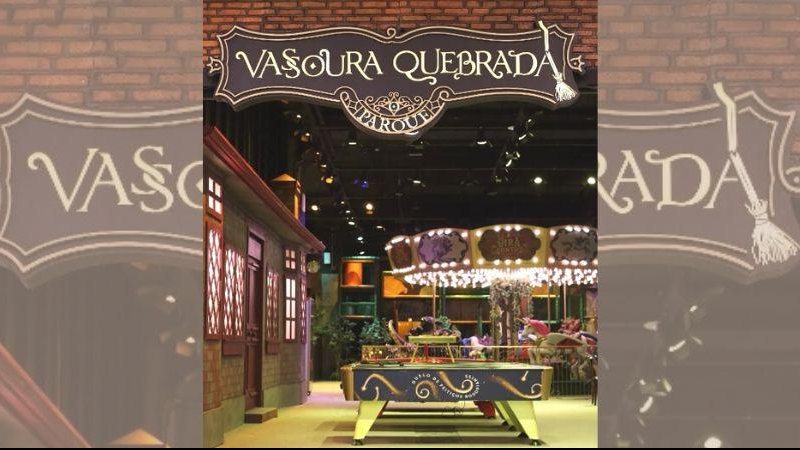 Empreendimento fica em shopping da zona sul da capital paulista Parque do Harry Potter será inaugurado esta semana em SP Entrada do Vassoura Quebrada - O Parque - Reprodução/Instagram Vassoura Quebrada O Parque