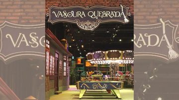 Empreendimento fica em shopping da zona sul da capital paulista Parque do Harry Potter será inaugurado esta semana em SP Entrada do Vassoura Quebrada - O Parque - Reprodução/Instagram Vassoura Quebrada O Parque