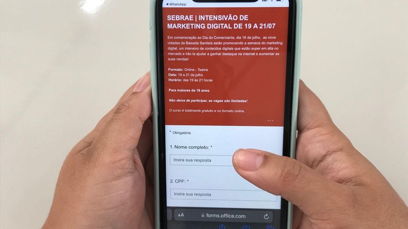 Curso será ministrado nos dias 19, 20 e 21 de julho no período noturno Curso de marketing Celular com imagem do curso aberta na tela principal - Divulgação