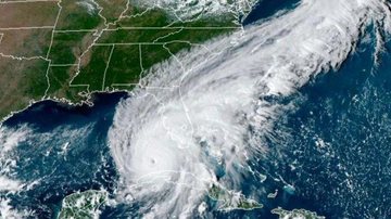 Imagem divulgada pela Nasa mostra furacão Ian se aproximando da Flórida Furacão Ian obriga mais de 1,7 milhão de pessoas a deixarem regiões da Flórida, nos EUA - Reprodução/Nasa/KTLA