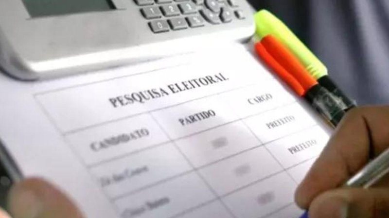 Primeira pesquisa já deve ser divulgada nesta quarta-feira (5) Veja quando serão divulgadas as primeiras pesquisas do segundo turno das eleições Prancheta com pesquisa eleitoral - Divulgação/Tribunal Superior Eleitoral / BM&C News