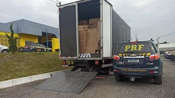 PRF apreende milhares de maços contrabandeados em Curitiba - Governo Federal
