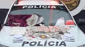 Drogas apreendidas pelos policiais em São Sebastião, SP Homem é preso por tráfico de drogas em São Sebastião (SP) drogas - Foto: Polícia Militar