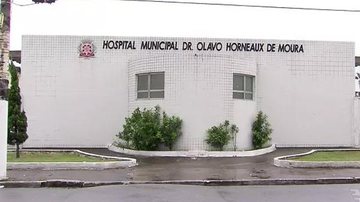 Hospital onde fuga ocorreu Paciente foge pela janela de hospital psiquiátrico e é atropelado em São Vicente (SP) Fachada de hospital em São Vicente - Imagem: Reprodução