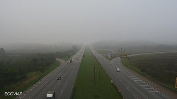Tempo no planalto está encoberto na manhã desta segunda-feira (1º) Sistema Anchieta-Imigrantes apresenta lentidão na manhã desta segunda (1º) Interligação Planalto na rodovia dos Imigrantes com tempo encoberto - Ecovias