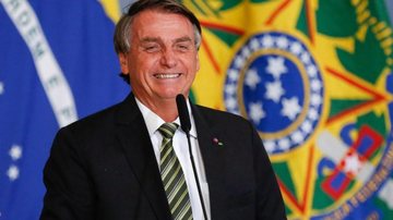 Jair Bolsonaro tem 67 anos e é do Partido Liberal (PL) Jair Bolsonaro O presidente Jair Bolsonaro (PL) em cerimônia no Palácio do Planalto - Reprodução/Redes Sociais
