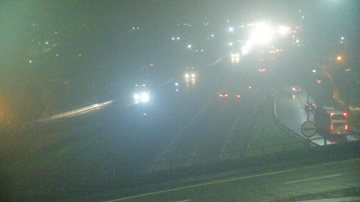 De acordo com a Ecovias, o tempo está encoberto, com chuva em alguns trechos e neblina no topo da serra e Interligação Rodovia Anchieta - Divulgação