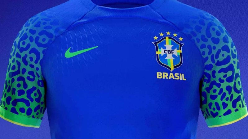 Camiseta da Seleção brasileira pode ser banida de ser usada por mesários durante o dia de eleição Camiseta da seleção Camiseta azul da Seleção Brasileira - Divulgação
