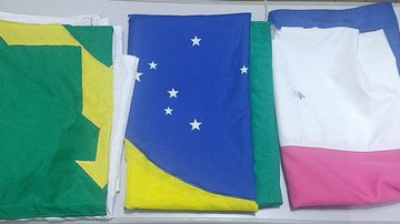 Bandeiras são devolvidas em Santos - Divulgação
