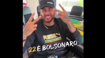 Jair Bolsonaro (PL) é um dos candidatos à Presidência da República; primeiro turno das eleições acontece neste domingo (2) Neymar Jogador Neymar sorrindo e com as mãos sinalizando um 22 - Reprodução