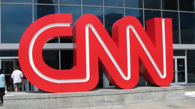 Empresa poupou os comentaristas da demissão que atingiu cerca de 90% do escritório do RJ CNN Fachada da CNN - Divulgação