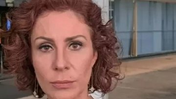 Carla Zambelli é candidata a deputada federal pelo PL (Partido Liberal) Carla Zambelli Mulher ruiva com maquiagem em selfie e cara de séria - Divulgação