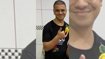 Felipe trabalha em uma empresa de transportes e é fanático pelo Santos Futebol Clube Felipe desaparecido Homem sorrindo e com o dedo fazendo joinha - Arquivo Pessoal