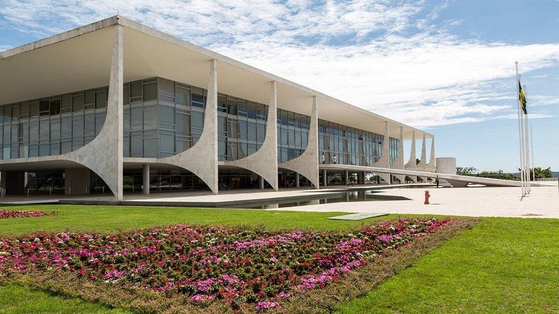 Veja como foi a votação dos principais candidatos ao Palácio do Planalto no município Quem ganhou para presidente em Cubatão? Fachada do Palácio do Planalto em dia de sol - Reprodução/Tripadvisor