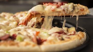 Dia da Pizza 'surgiu' no Brasil em 1985; atualmente, empresas oferecem descontos nesta data comemorativa Pizza - Imagem Ilustrativa