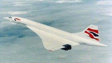 Cantor Phil Collins usou um avião Concorde para participar do Live Aid na Inglaterra e nos Estados Unidos no mesmo dia Saiba o porquê de 13 de julho ser o Dia Mundial do Rock Avião Concorde - Reprodução/Aeroin