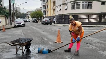 Colchonete bloqueou a passagem de água na Ponta da Praia - Divulgação