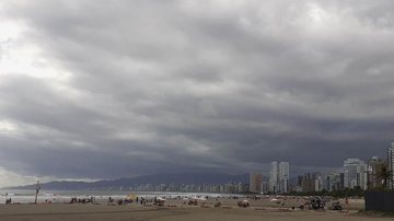 Orla de Praia Grande com tempo nublado Veja a previsão do tempo para este fim de semana em Praia Grande (SP) - Esther Zancan