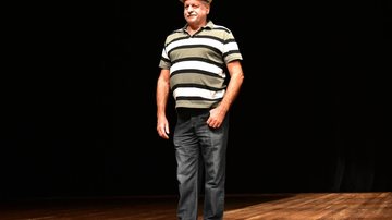 Charme, elegância, simpatia, postura e respeito ao regulamento fazem parte dos critérios de avaliação dos jurados Concurso Miss e Mister Melhor Idade acontece nesta sexta (5) em Praia Grande Idoso desfilando - Amauri Pinilha/Prefeitura de Praia Grande