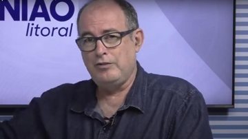Paulo Schiff apresenta o Jornal Opinião Litoral com a participação de Antônio Mello e Benjamin Rodriguez Lopez - TV Cultura