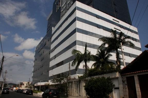 A prefeita, Raquel Chini, e o secretário de Saúde Pública do Município, Cleber Suckow Nogueira compareceram à unidade na última quarta-feira (14) Hospital Igesp Fachada de um hospital em Praia Grande - Divulgação