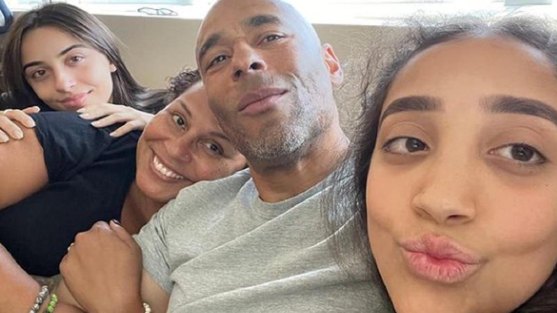 Filhos do ‘Rei do Futebol’ publicaram imagens nas redes sociais Família se reúne em hospital para passar Natal ao lado de Pelé - Foto: Reprodução/Instagram