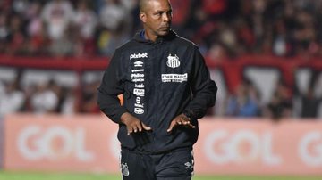Imagem Santos enfrenta o Avaí, em Barueri