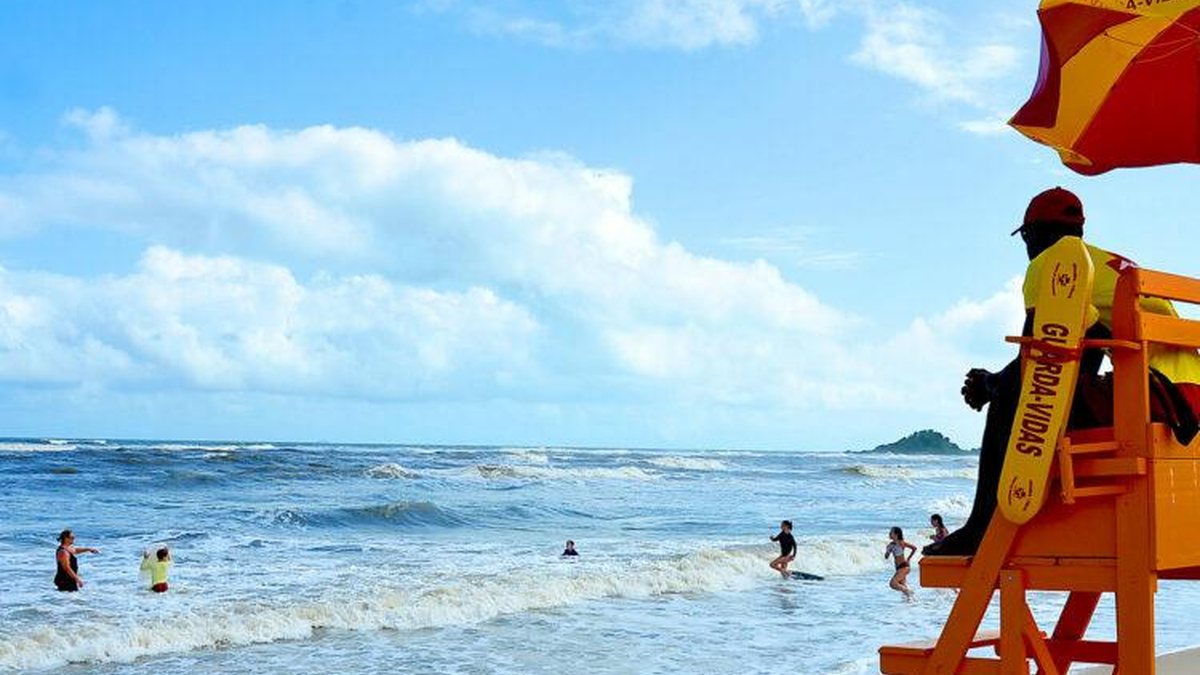 Chega de nadar contra a maré. Quantas vezes vi pessoas “nadando