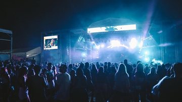 O evento acontecerá do dia 14 a 16 de outubro Planet Music Bertioga terá shows de Liu, Gabe, KVSH e entre outras atrações Público em um show realizado em Bertioga - Divulgação/Prefeitura de Bertioga