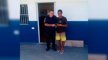 Após o contato, Tauan Rodrigues, foi buscar a carteira na 3ª Coordenadoria da GCM GCM Guarujá - Divulgação PMG