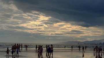 Tempo instável e temperaturas amenas permanecem na Baixada Santista e Litoral Norte Tempo no litoral de SP - Foto: Thais Cordeiro