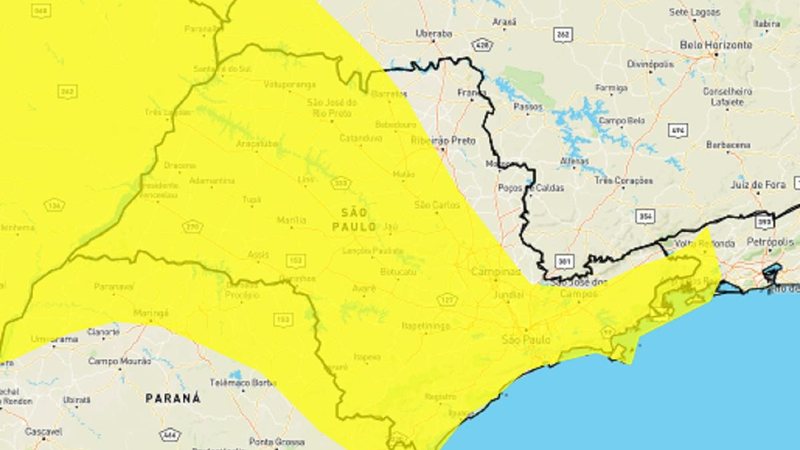 "Alerta amarelo" quer dizer que há um "perigo potencial". A situação meteorológica daquele período é potencialmente perigosa Alerta amarelo do Inmet adverte para risco de tempestades no estado de SP Mapa do estado de São Paulo com indicação em amarelo de á - Reprodução/Inmet