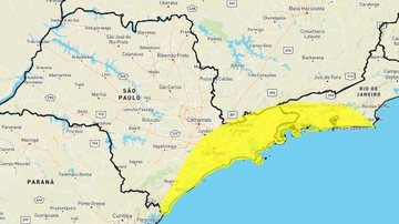 Alerta foi emitido na manhã desta terça-feira (13) Inmet mantém alerta para chuvas intensas no litoral de SP Mapa do estado de São Paulo com indicação em amarelo de áreas com risco de chuvas intensas - Reprodução/Inmet