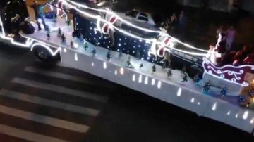 Carreata abre celebrações de fim de ano na cidade Caraguatatuba confirma carreata de Natal Carretão de Natal - Imagem: Divulgação / Prefeitura de Caraguatatuba
