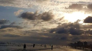 Previsão para o litoral de São Paulo é de temperaturas elevadas e mudança repentina no tempo Tempo no litoral - Foto: Ruth Salles