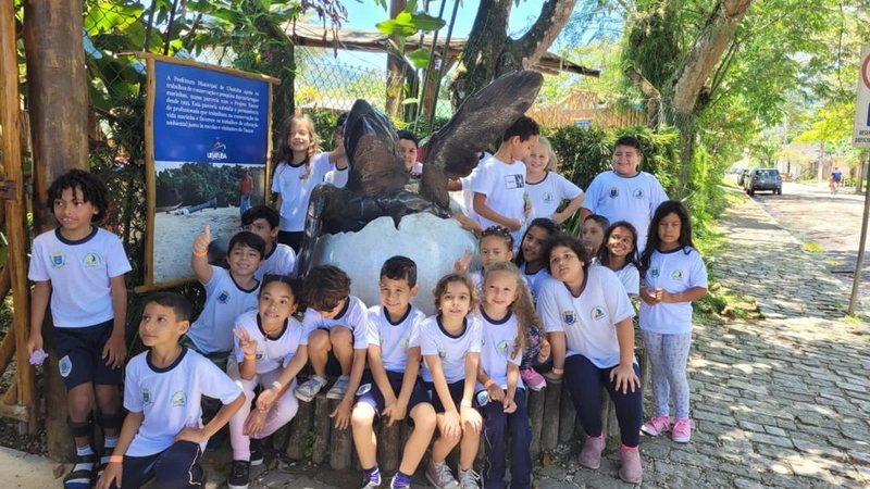 Alunos de Ilhabela visitam projetos sobre animais marinhos em Ubatuba  alunos - Foto: PMI