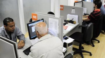 Candidatos que desejam concorrer algumas das oportunidades oferecidas, devem comprovar experiência na função desejada e ter cadastro no Posto 
de Atendimento ao Trabalhador de Praia Grande PAT Praia Grande começa a semana com 14 vagas de trabalho Pessoas s - Divulgação/Prefeitura de Praia Grande